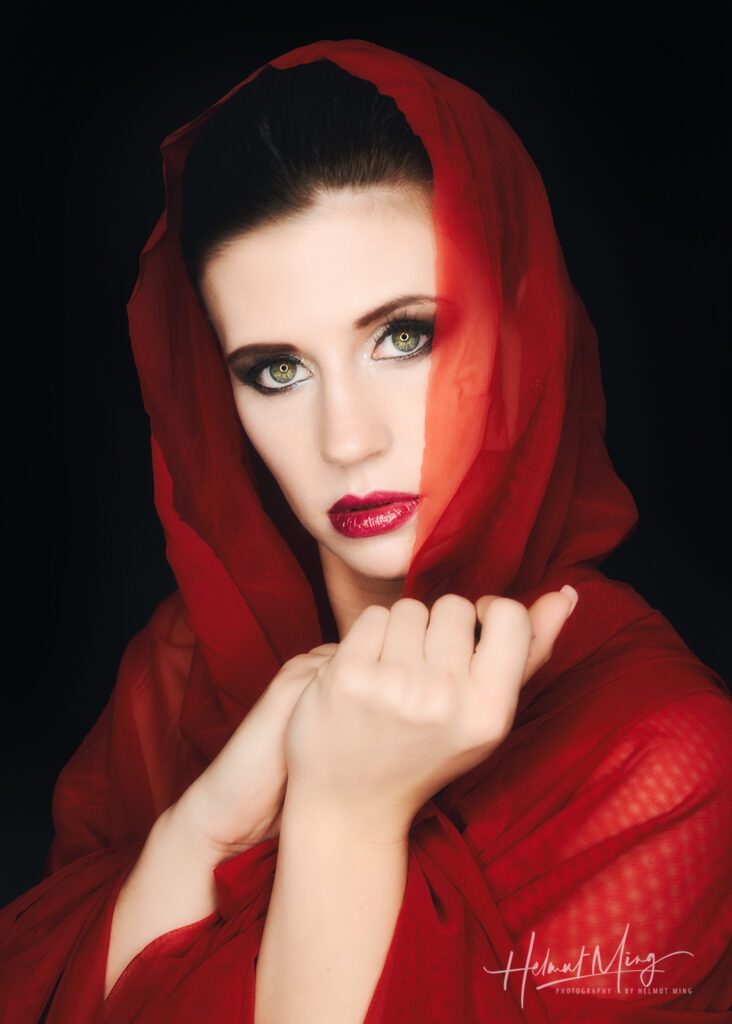 Magdalena in red